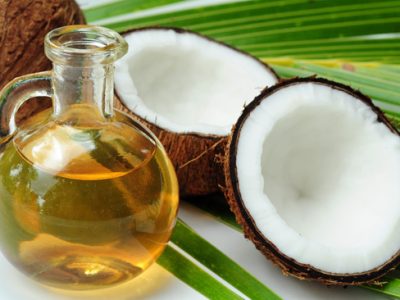 óleo de coco e coco